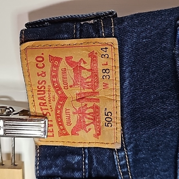 Levis 505 dark wash 38x34 straight leg jeans - Picture 5 of 7
